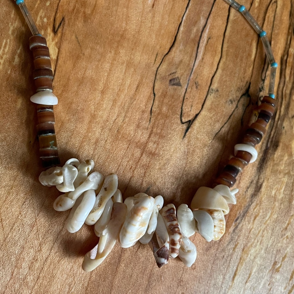 VTG Boho shell & puku bead necklace, 1970s